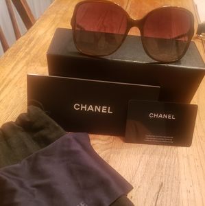 CHANEL Interlocking CC Logo Oversize Sunglasses
